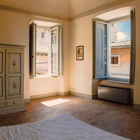 Sole Alle Torri Apartment